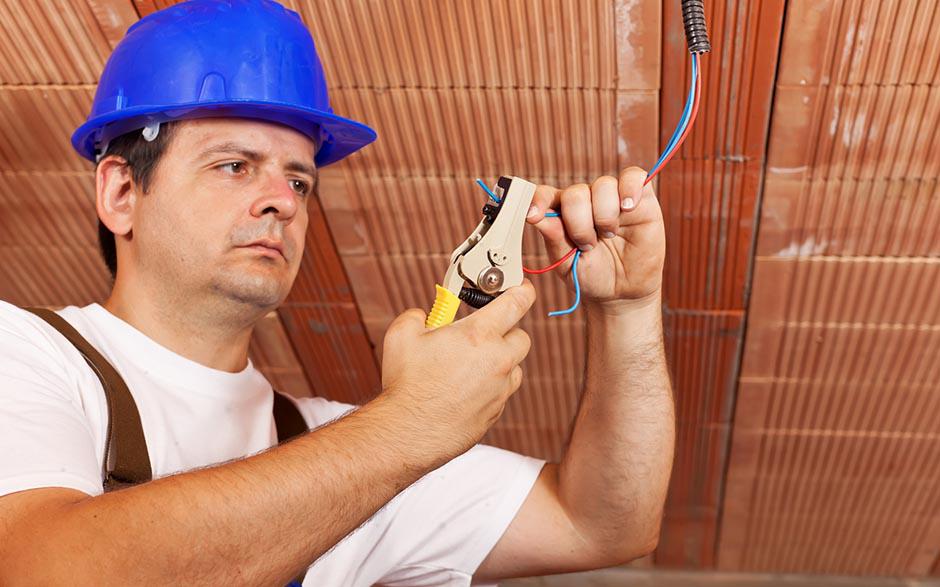 prix d'un électricien Fosses
